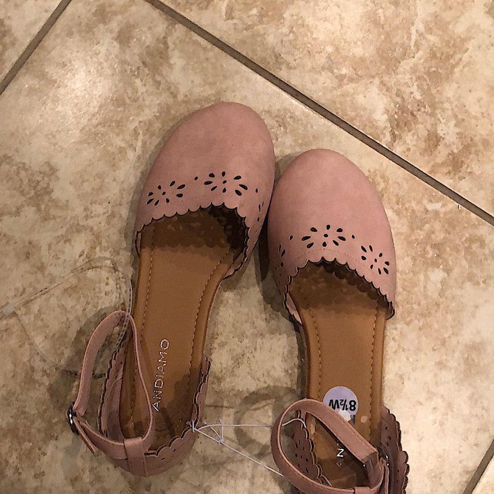 Selling pink shoes brand Andiamo